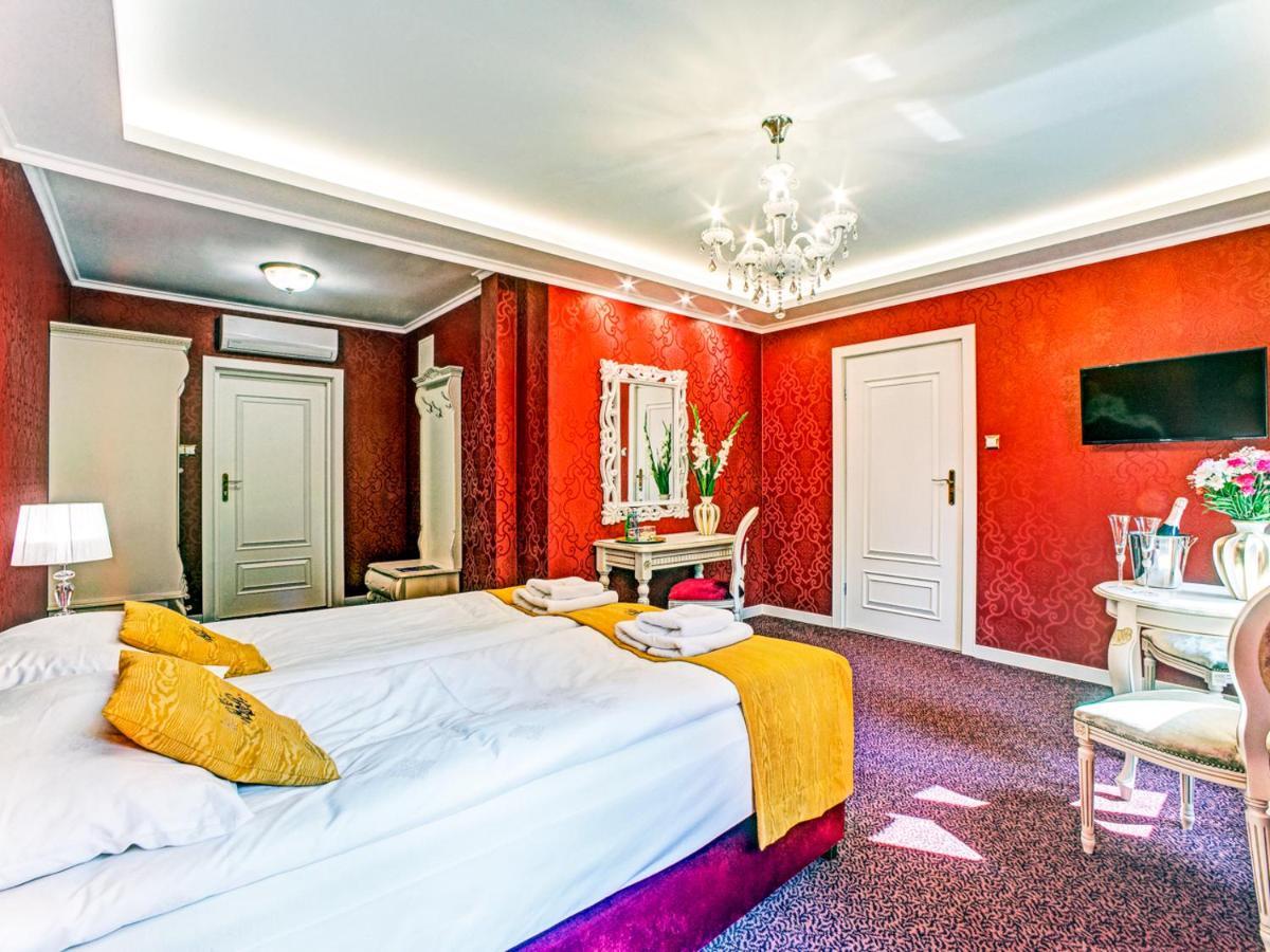 Royal Palace Centrum Bankietowe Sanok Dış mekan fotoğraf