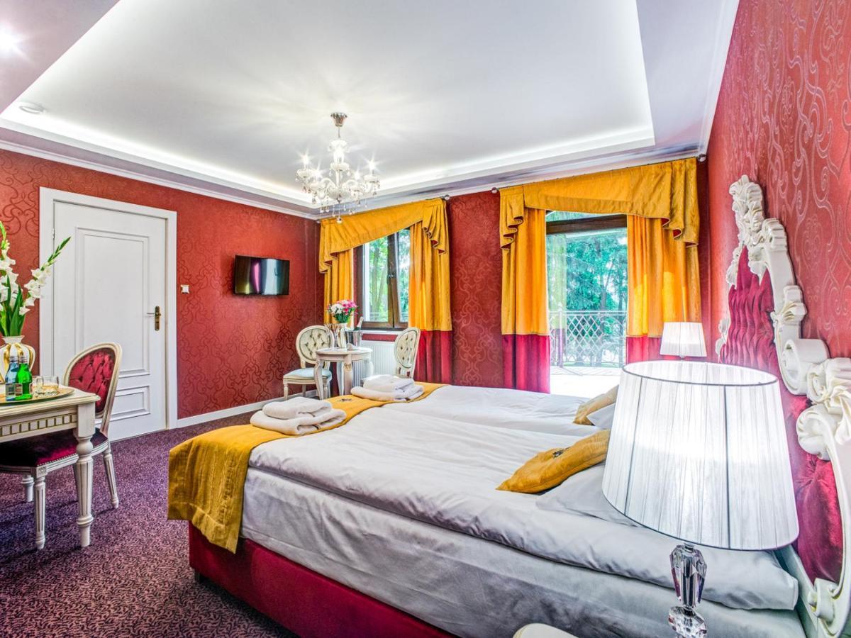 Royal Palace Centrum Bankietowe Sanok Dış mekan fotoğraf