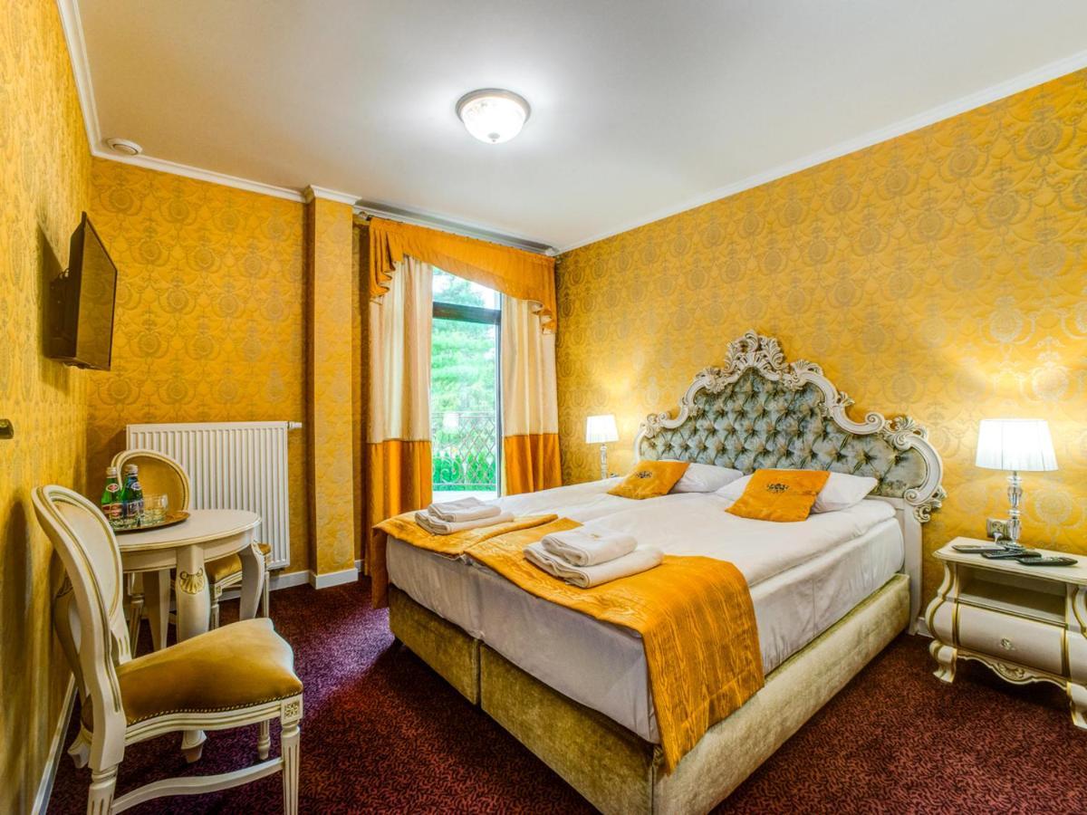 Royal Palace Centrum Bankietowe Sanok Dış mekan fotoğraf