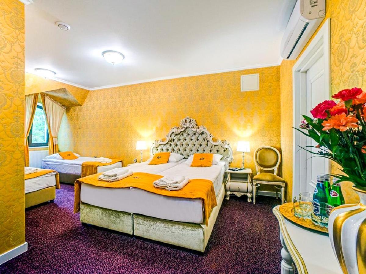 Royal Palace Centrum Bankietowe Sanok Dış mekan fotoğraf
