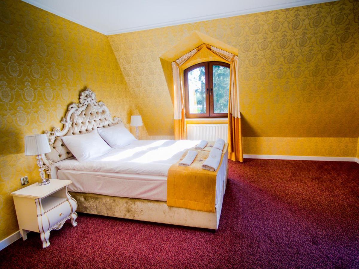 Royal Palace Centrum Bankietowe Sanok Dış mekan fotoğraf