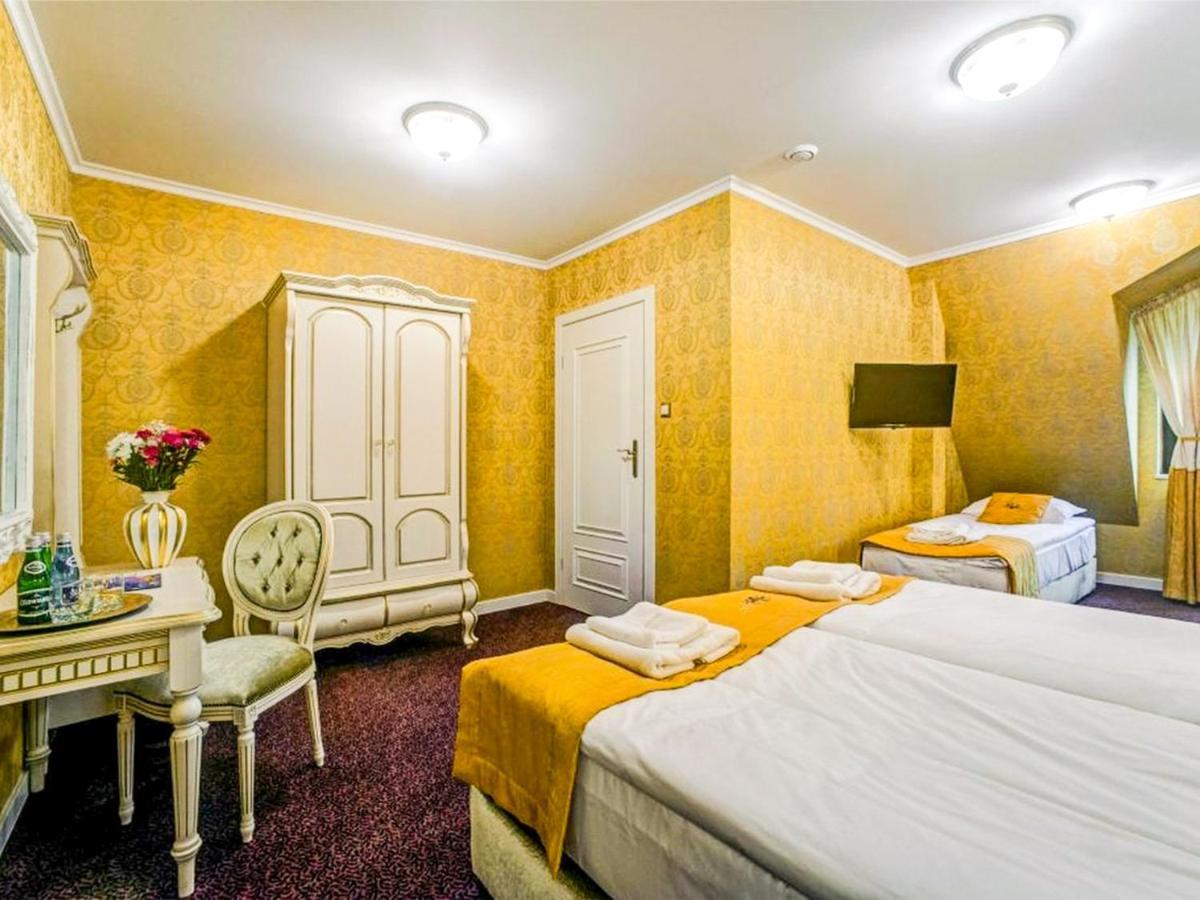 Royal Palace Centrum Bankietowe Sanok Dış mekan fotoğraf