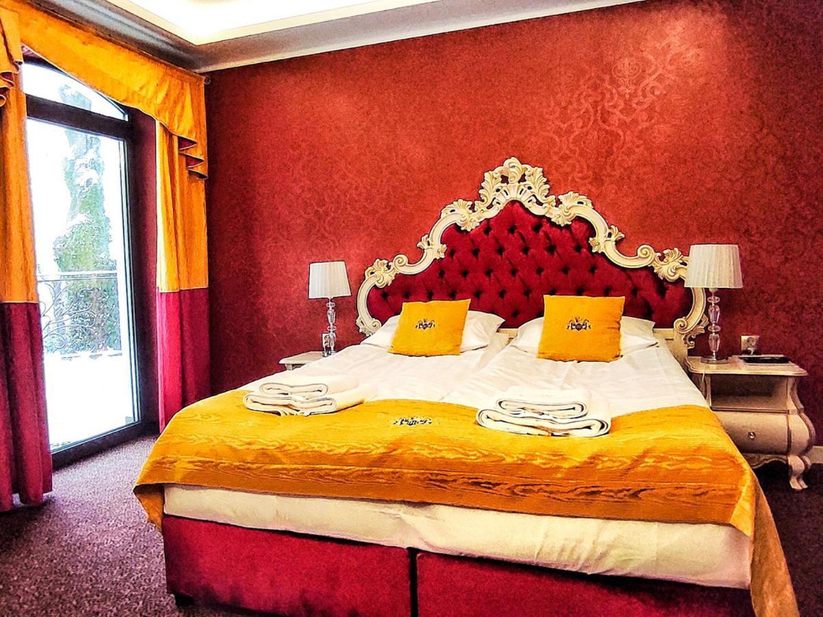 Royal Palace Centrum Bankietowe Sanok Dış mekan fotoğraf