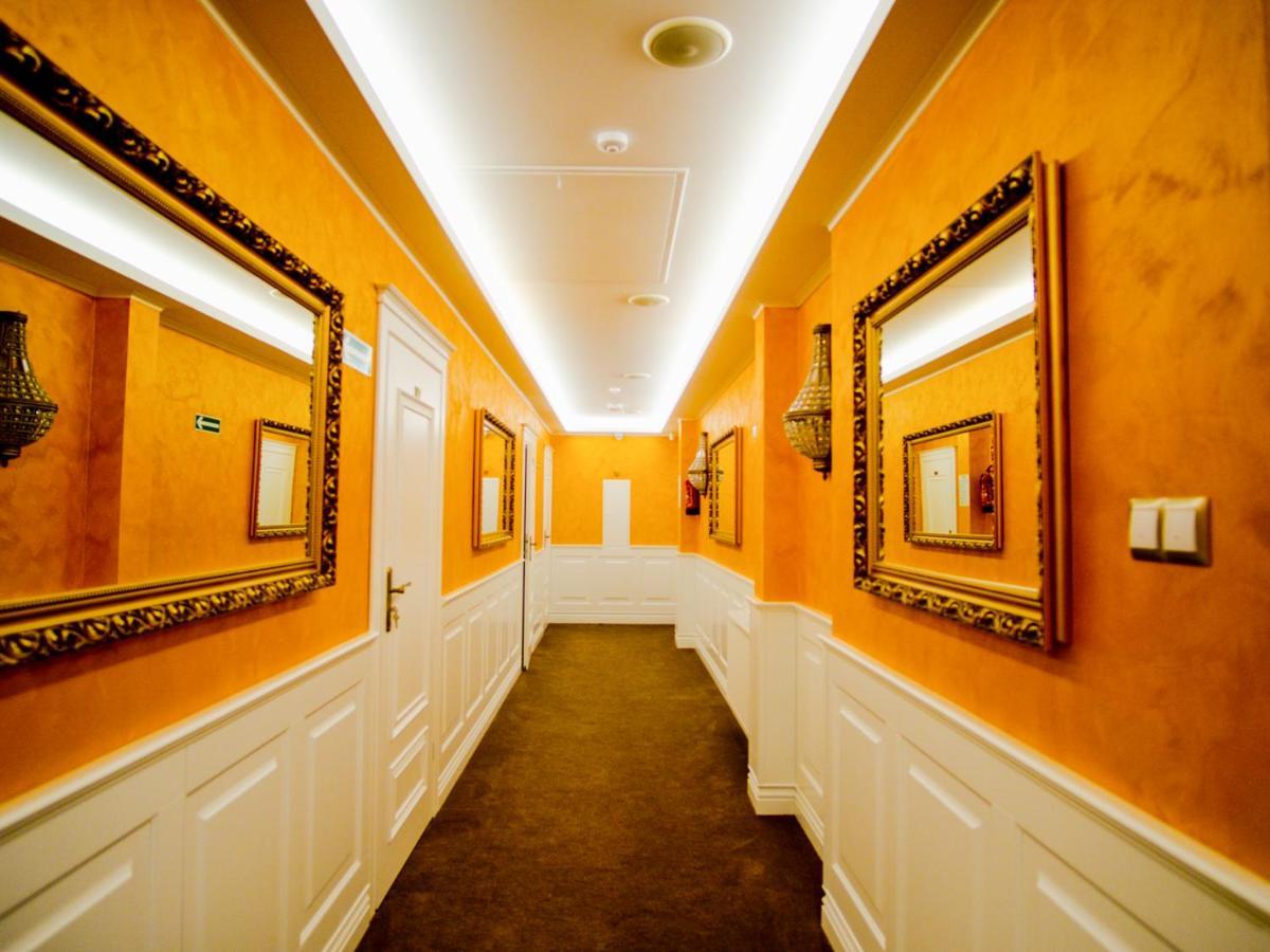 Royal Palace Centrum Bankietowe Sanok Dış mekan fotoğraf