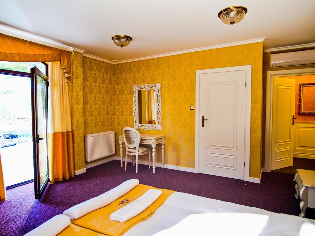 Royal Palace Centrum Bankietowe Sanok Dış mekan fotoğraf
